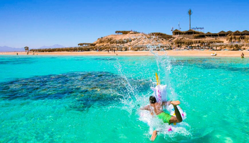 Hurghada Travel Guide: Red Sea Beaches, Diving & Nightlife