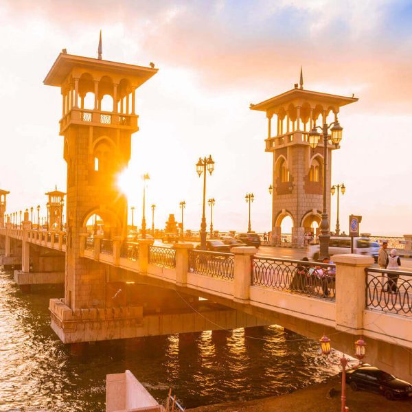 A-wonderful-picture-of-the-Stanley-Bridge-in-Alexandria-at-sunset