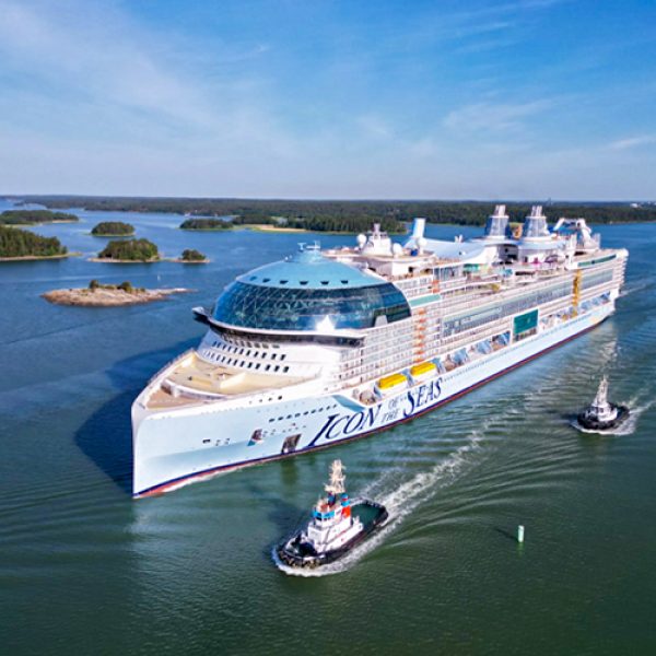 giant-passenger-transport-boats